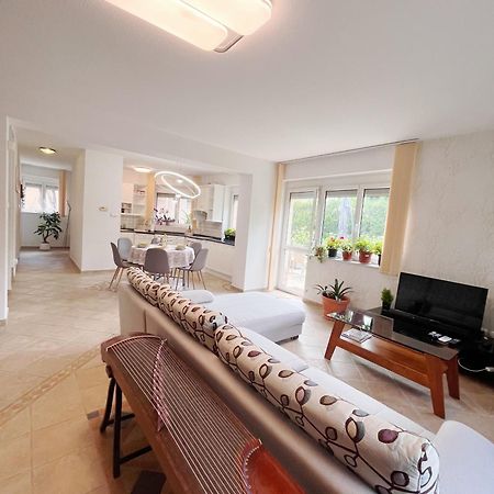 Garden Villa Будапеща Екстериор снимка