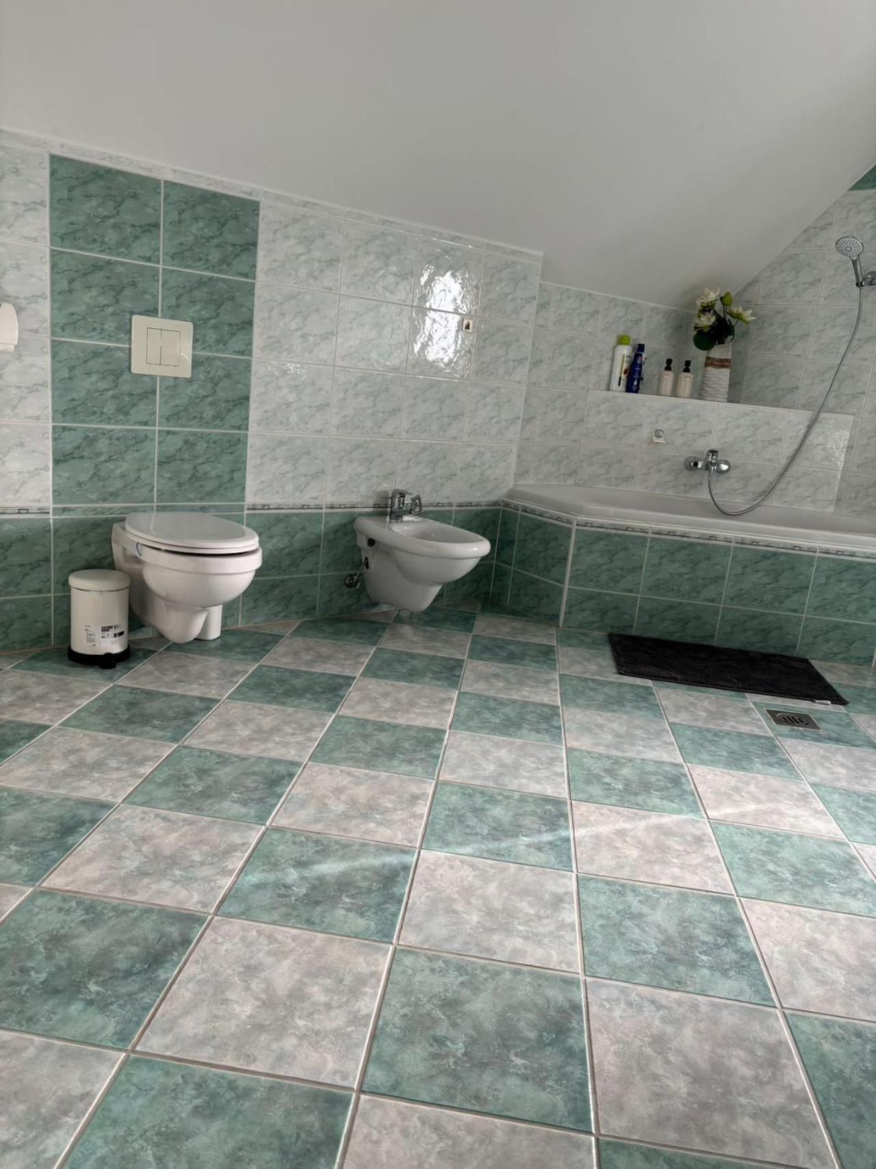 Garden Villa Будапеща Екстериор снимка